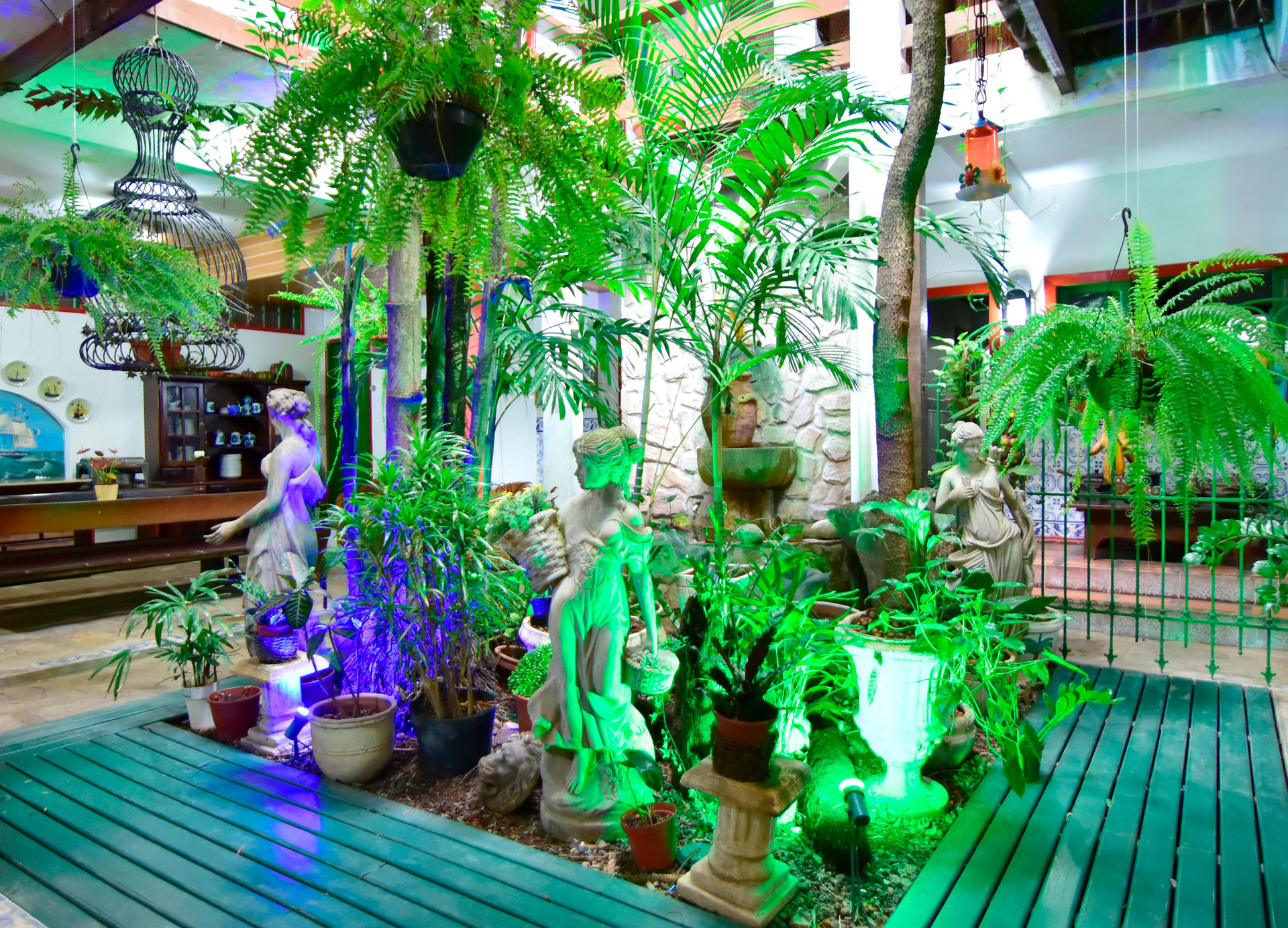 image-housing-carousel