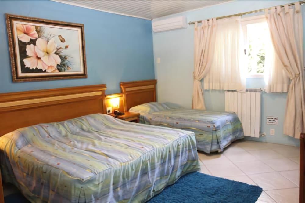 image-housing-carousel