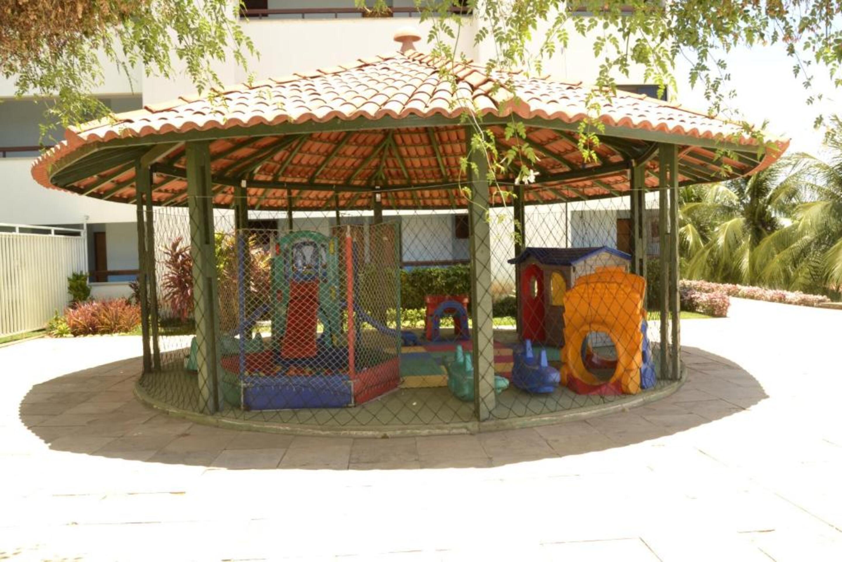 image-housing-carousel