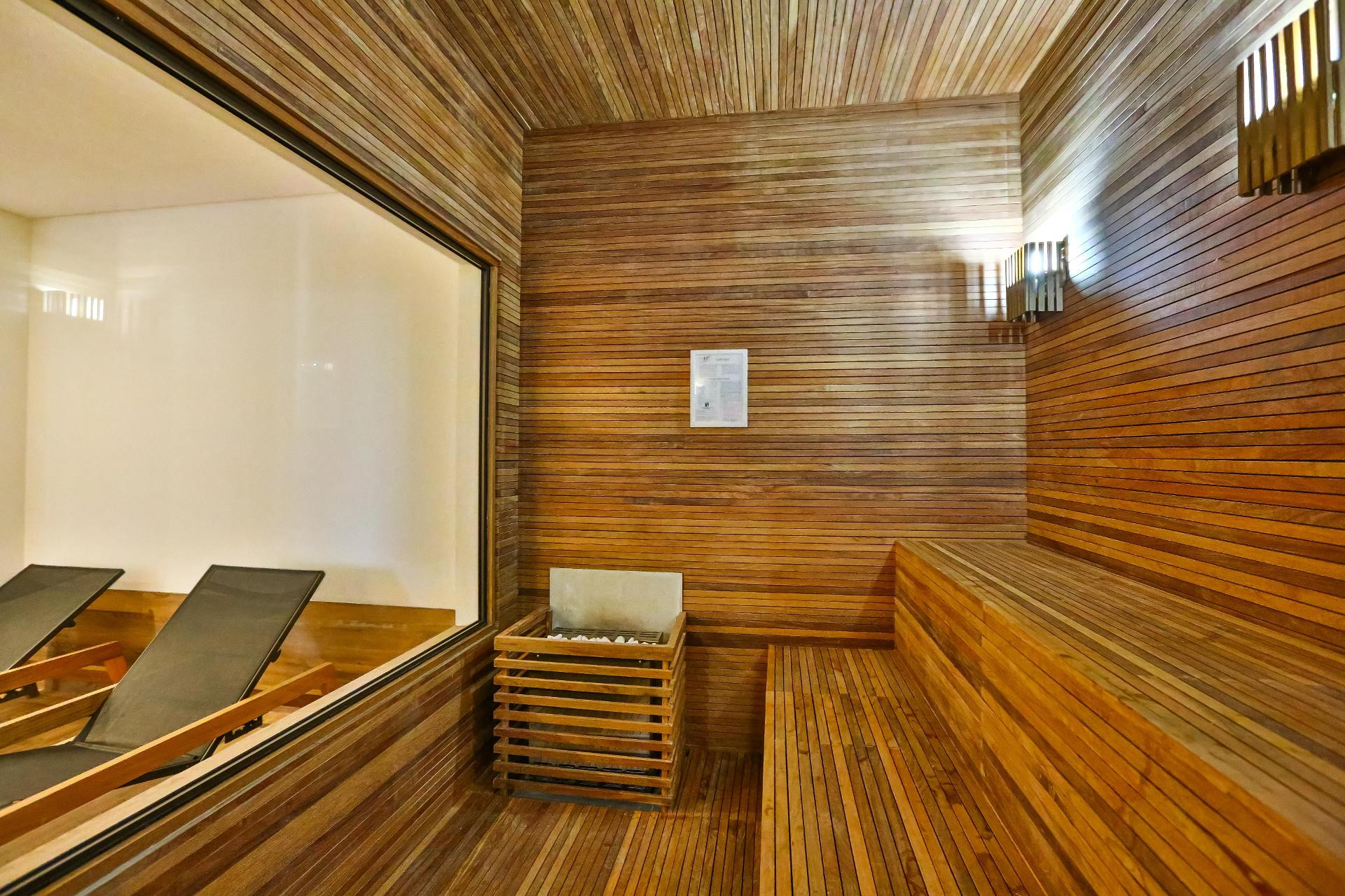 image-housing-carousel