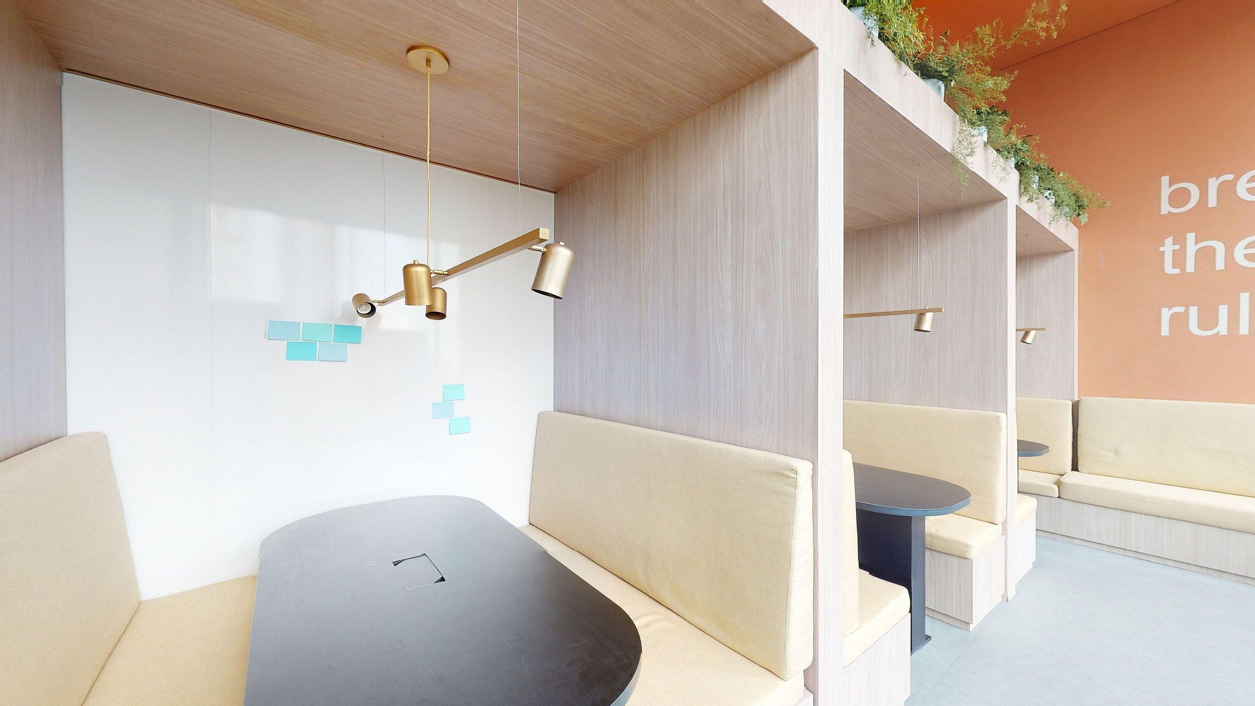 image-housing-carousel