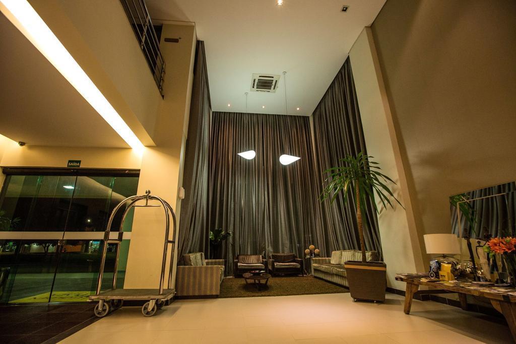 image-housing-carousel