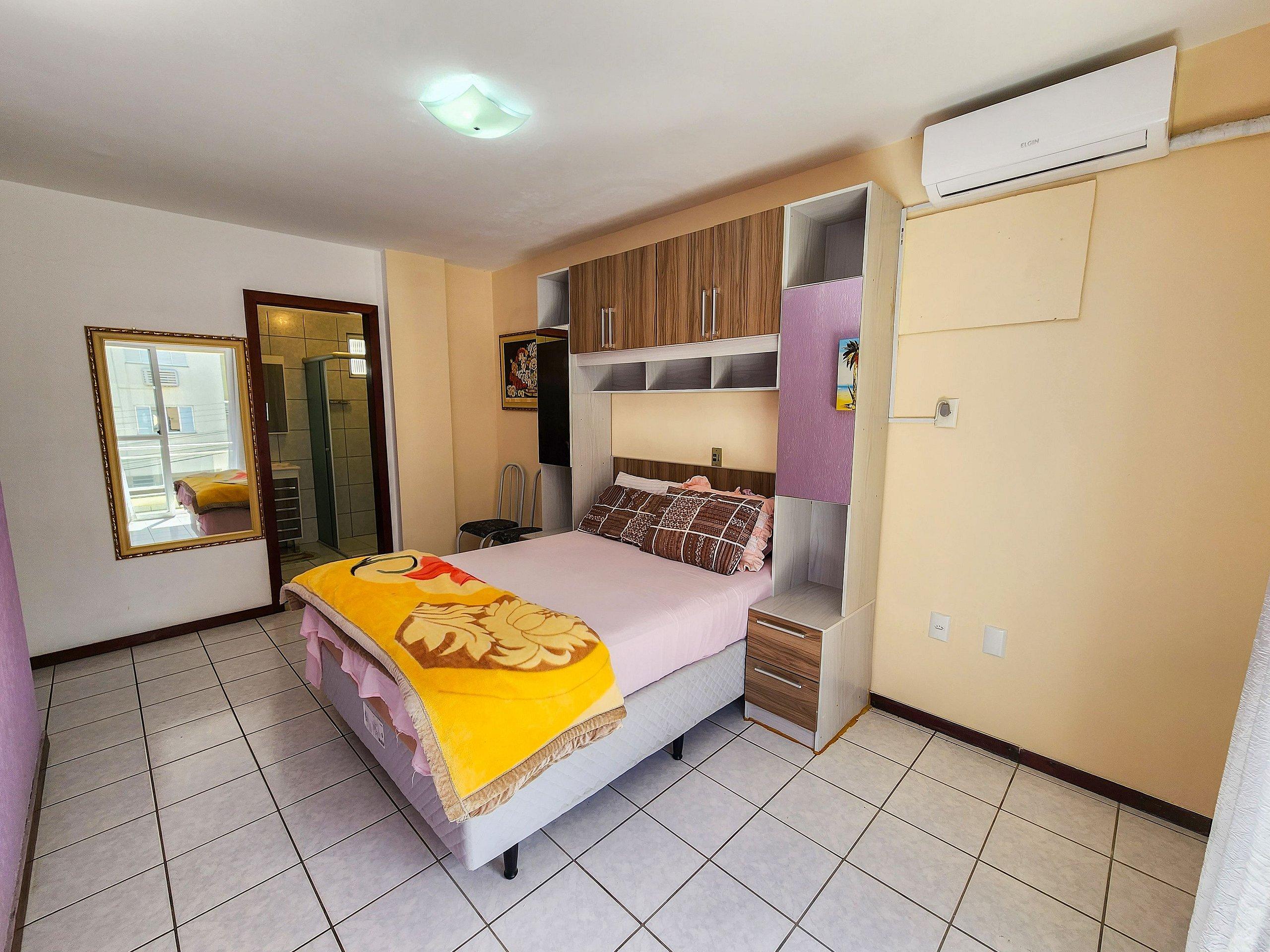 image-housing-carousel