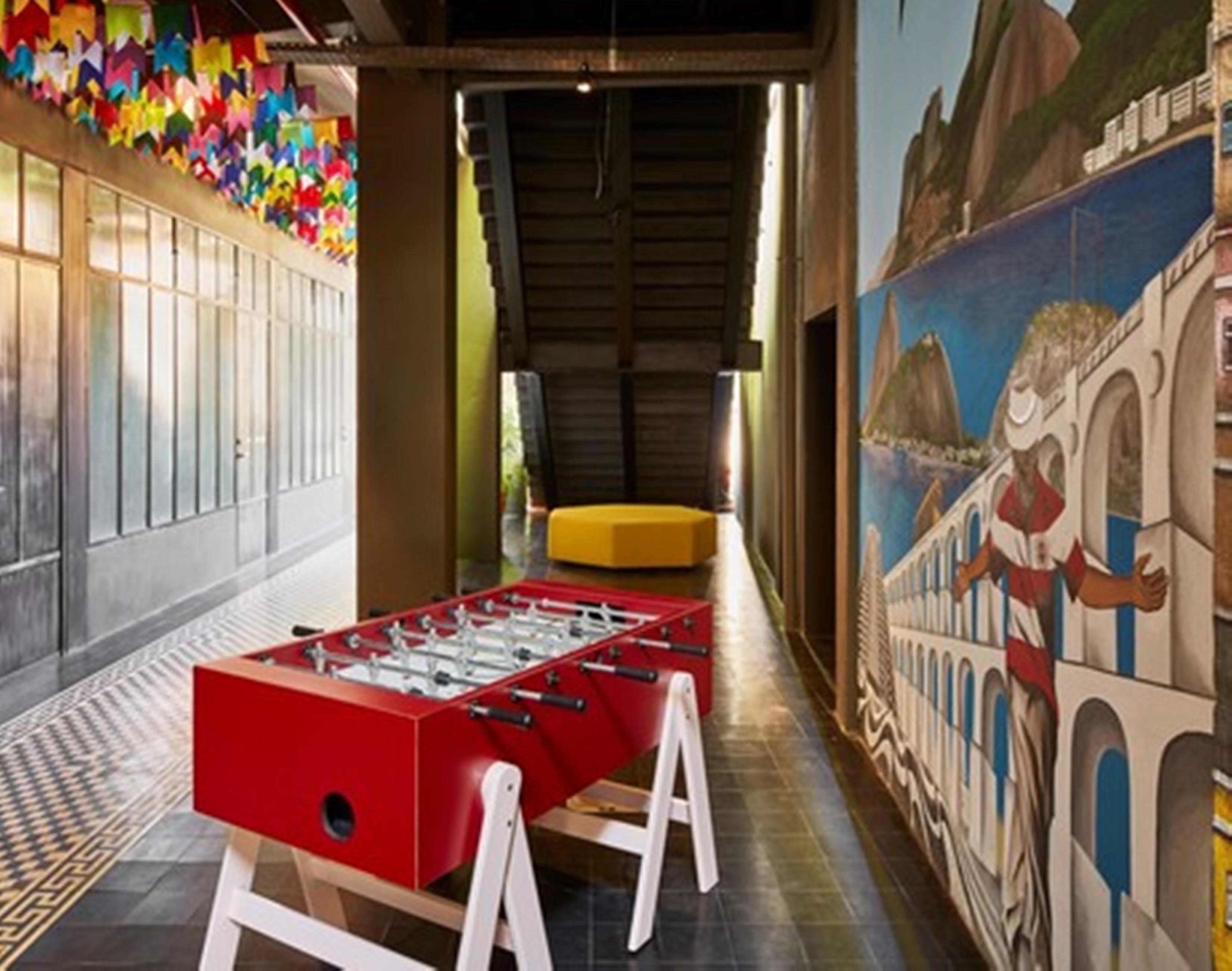image-housing-carousel