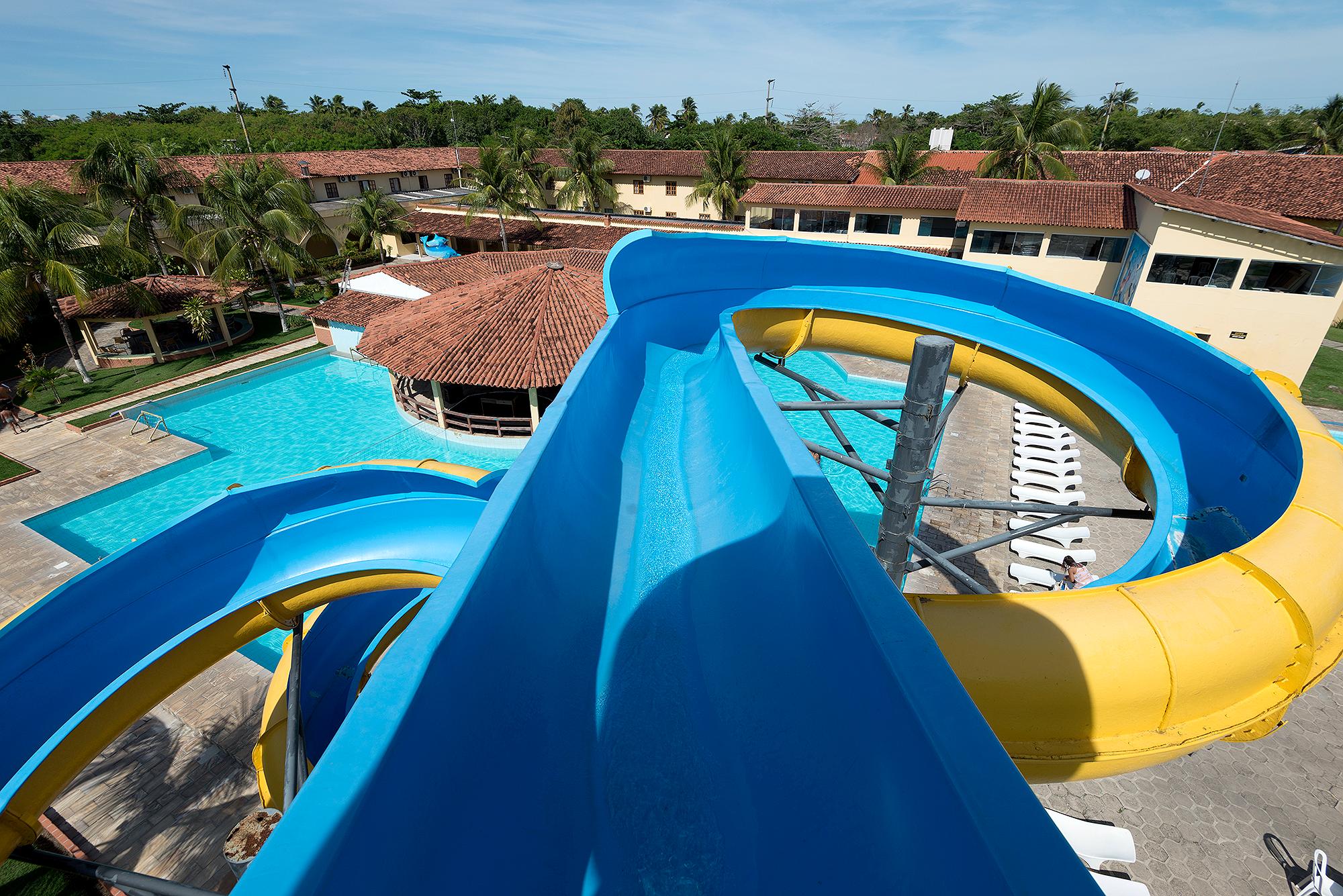 image-housing-carousel