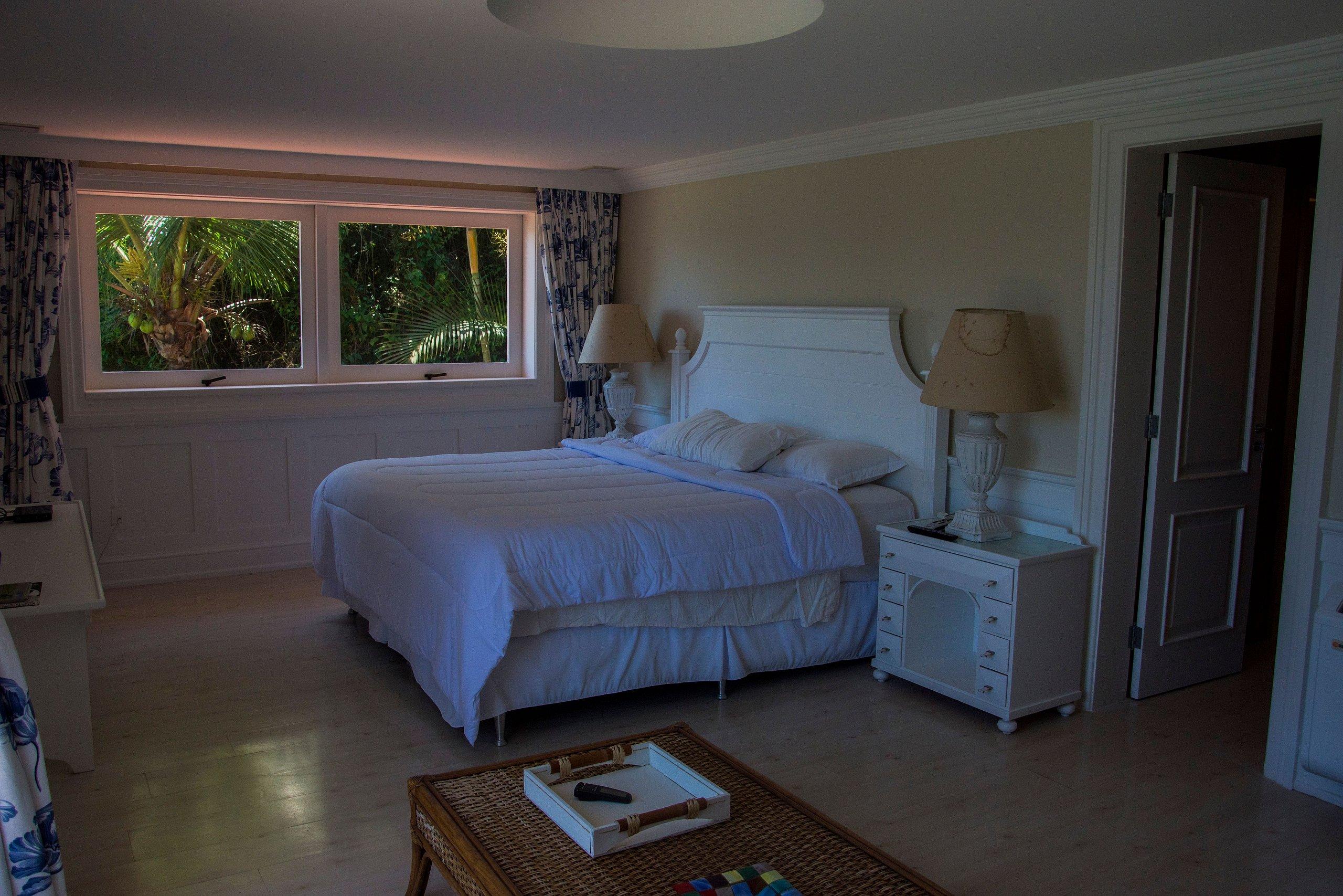 image-housing-carousel