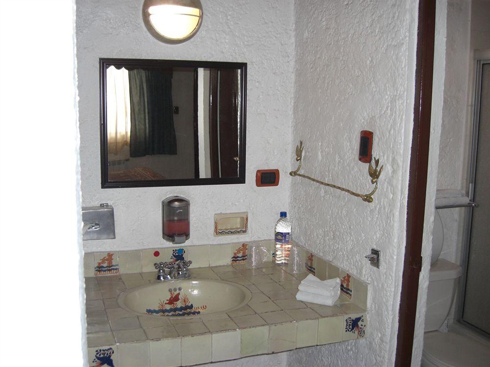 image-housing-carousel