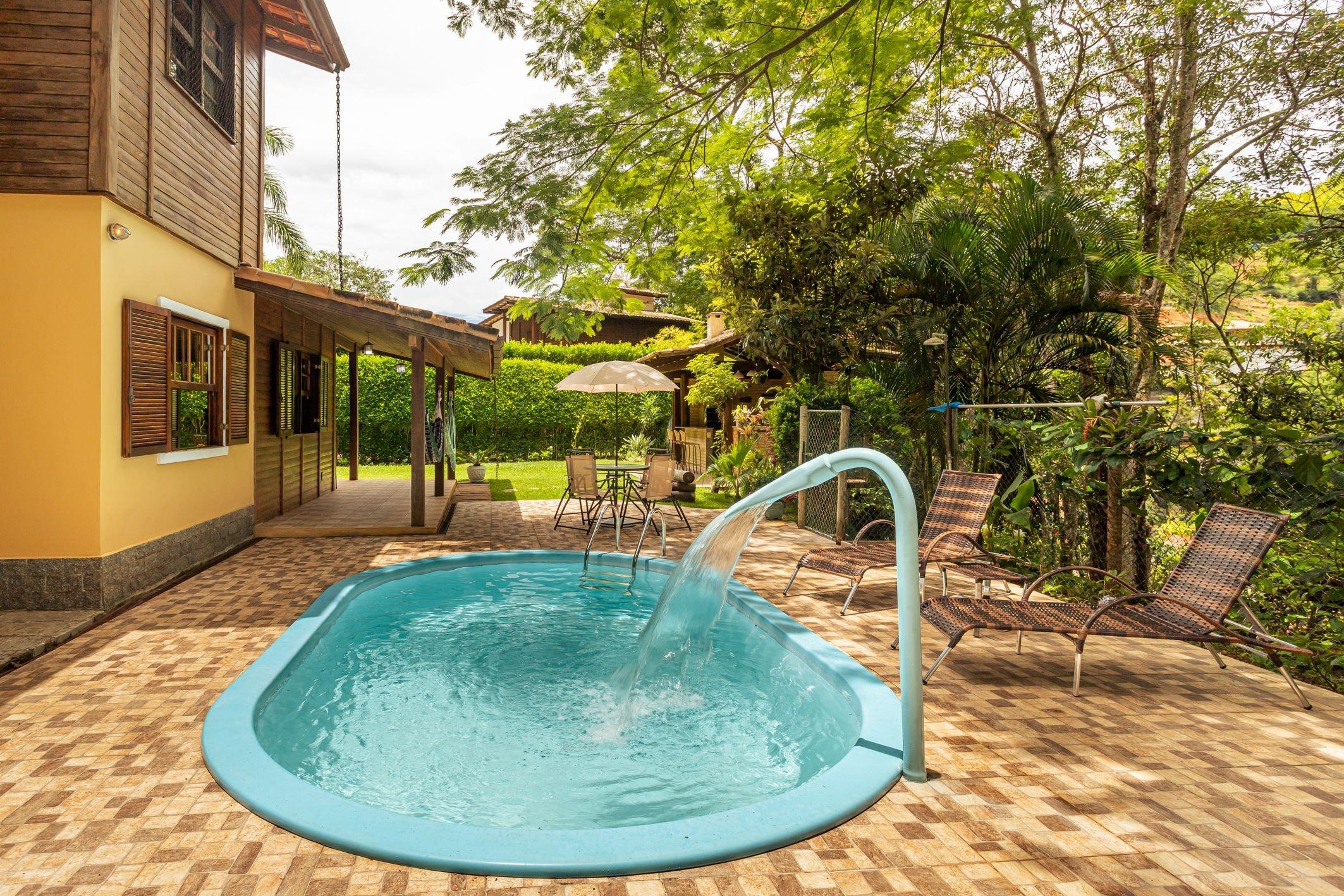 image-housing-carousel