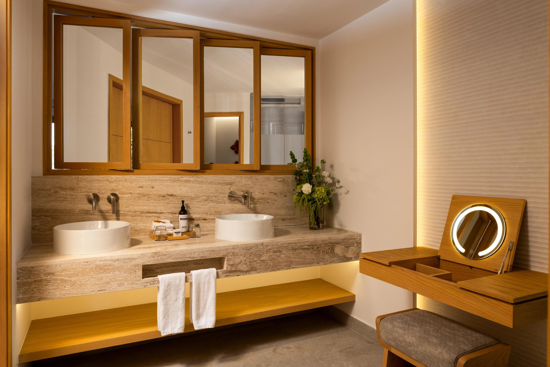 Junior Suite Swim Out Two Double Bed
