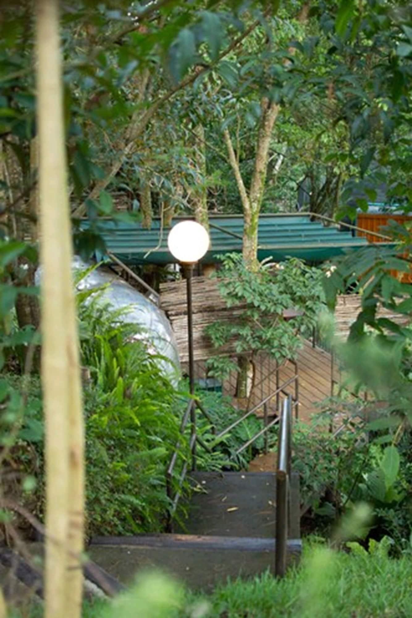 image-housing-carousel