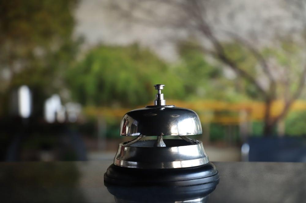 image-housing-carousel