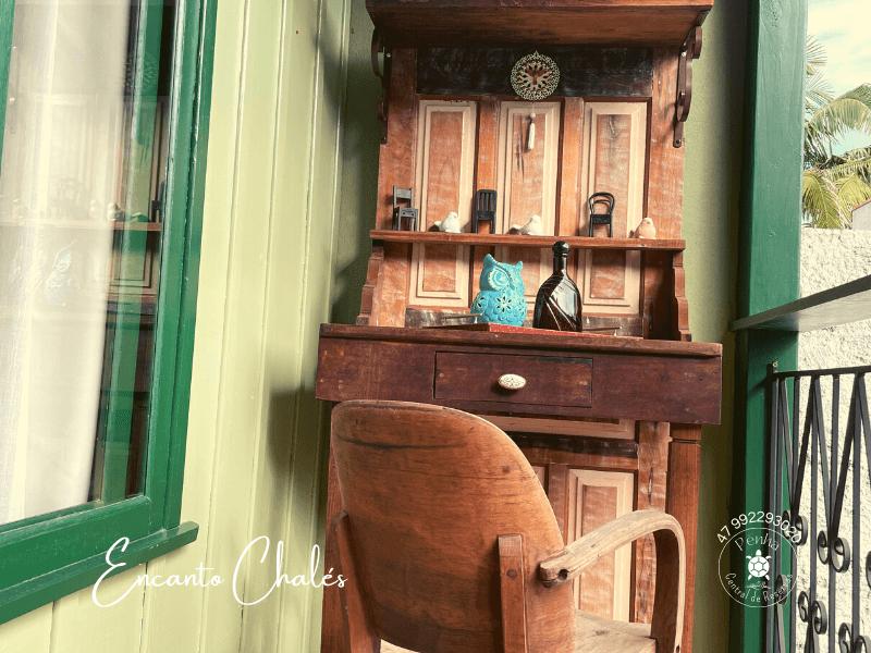 image-housing-carousel