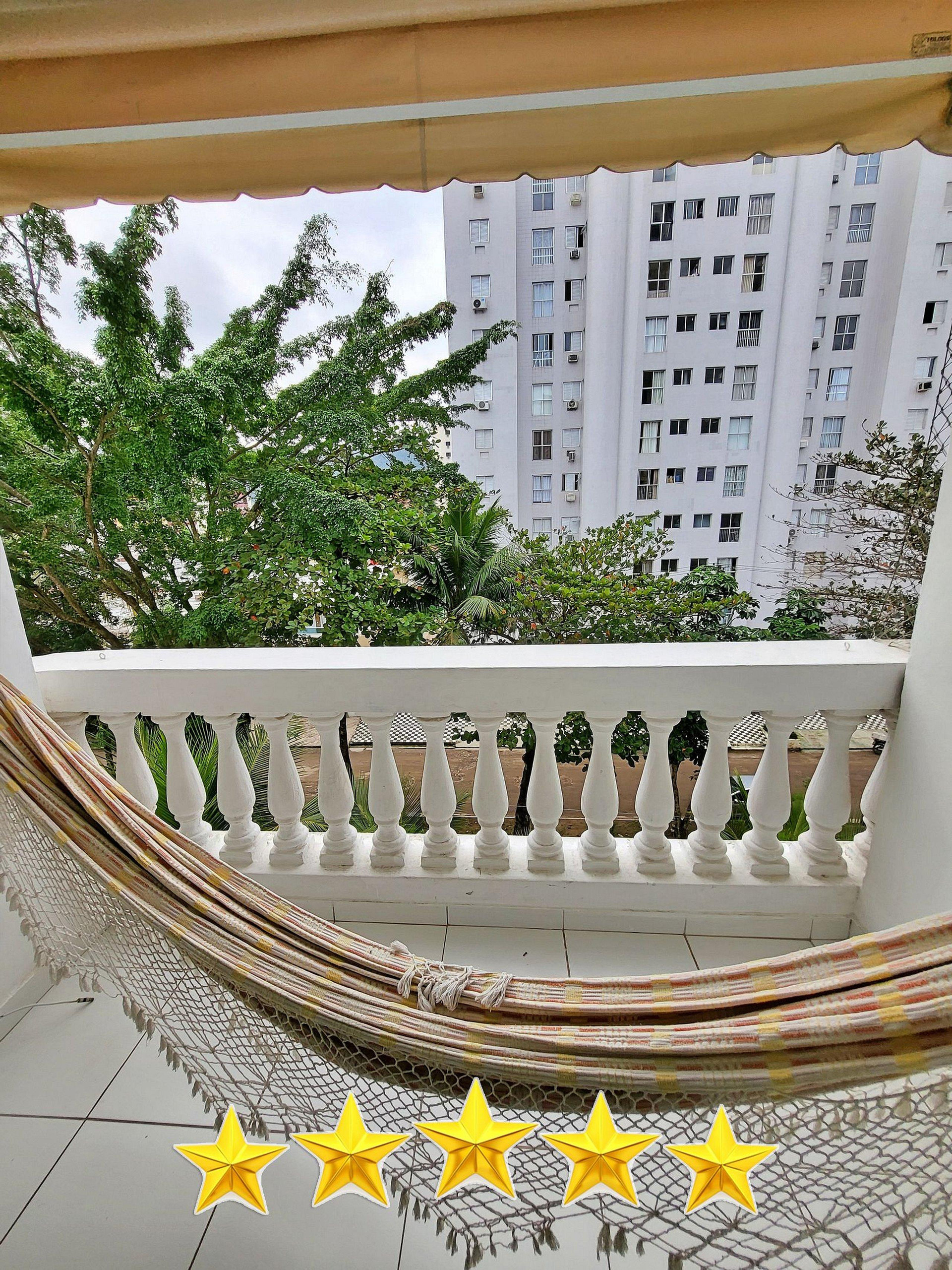 image-housing-carousel