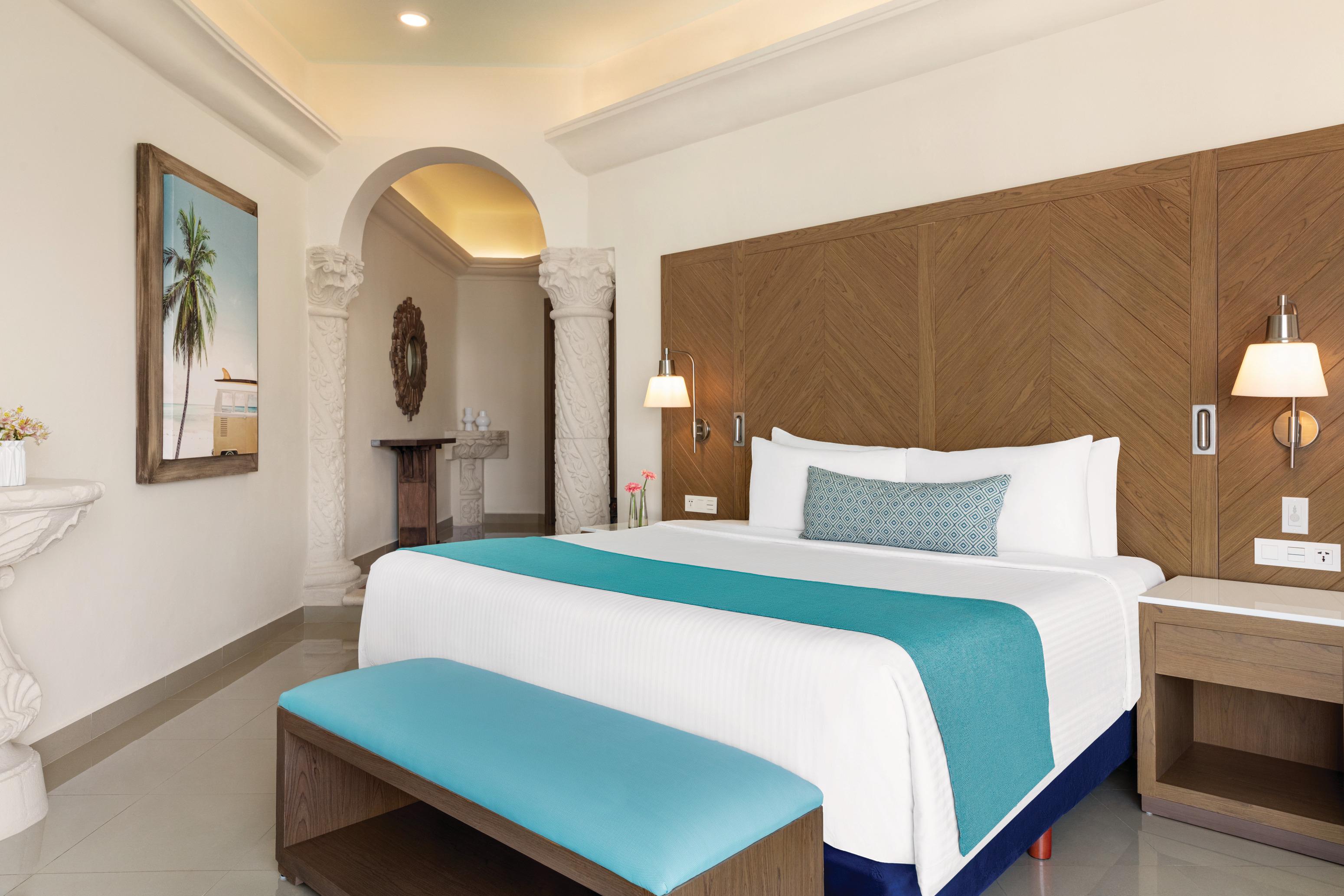 Junior Suite 1 King Bed Oceanview - Jro