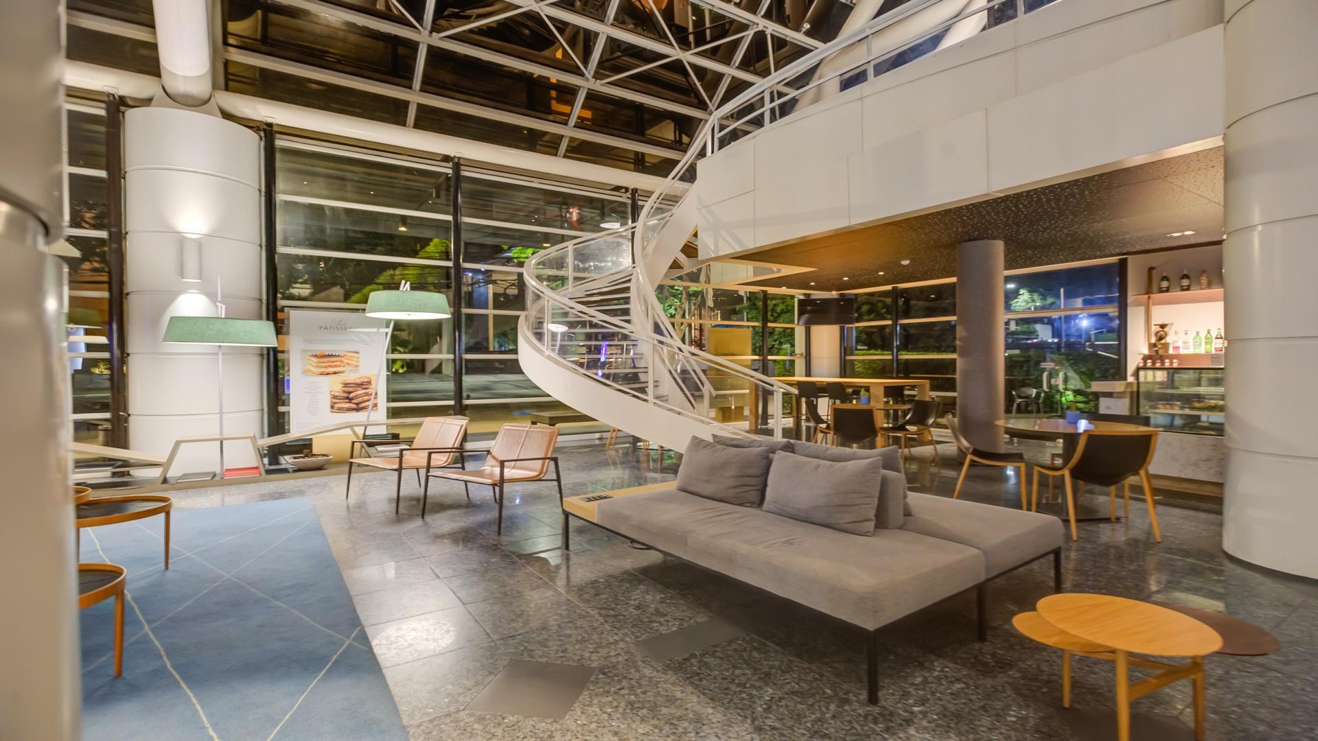 image-housing-carousel