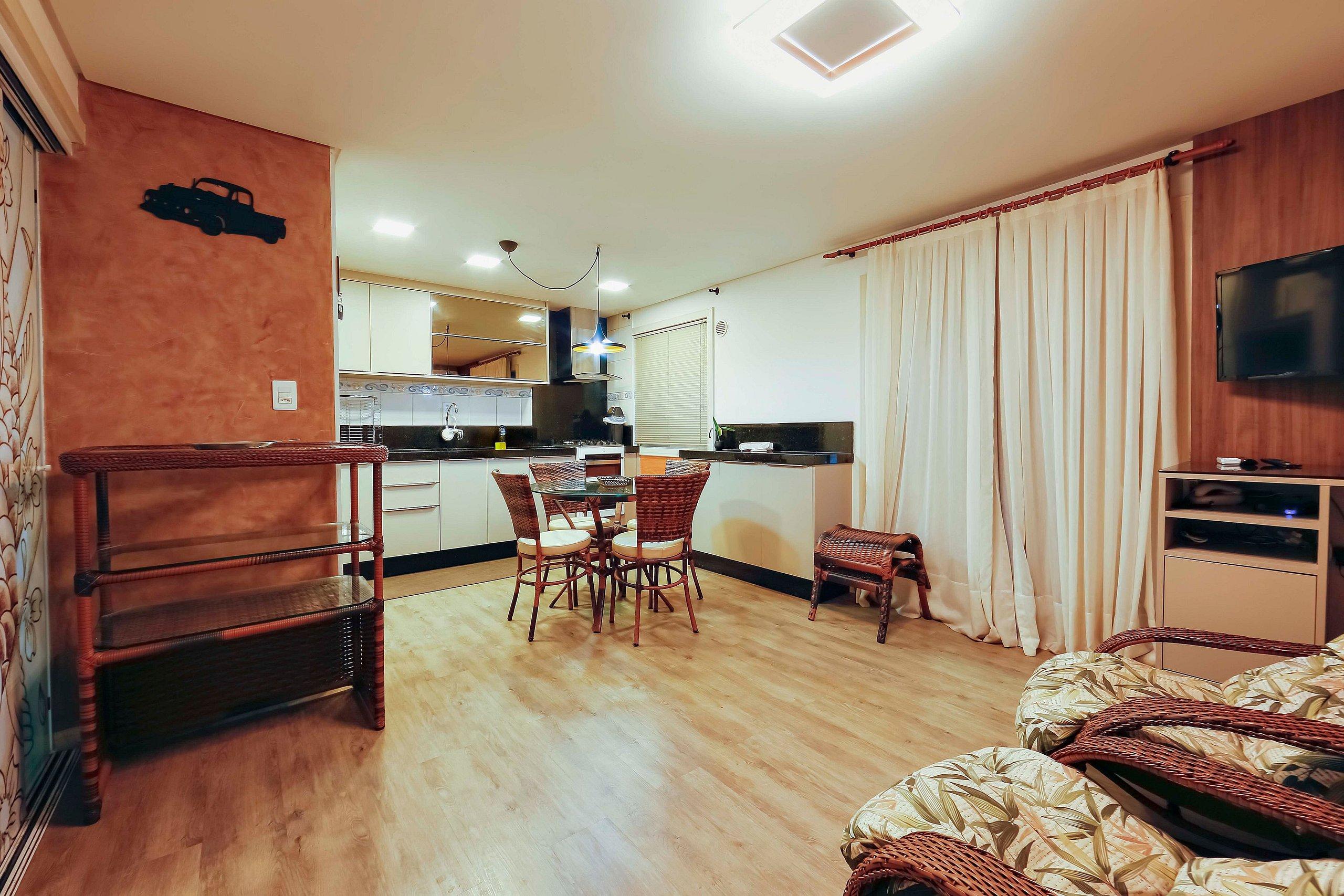 image-housing-carousel