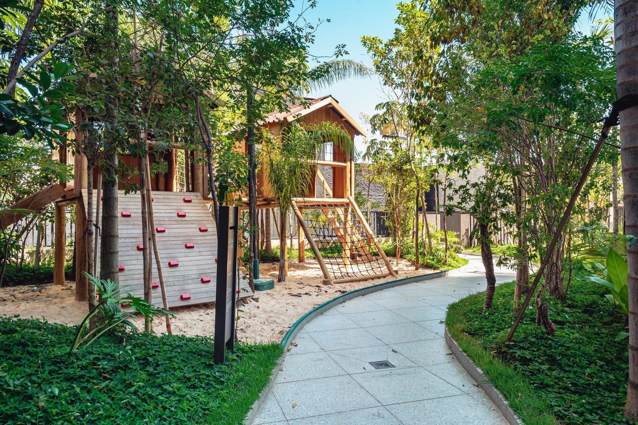 image-housing-carousel