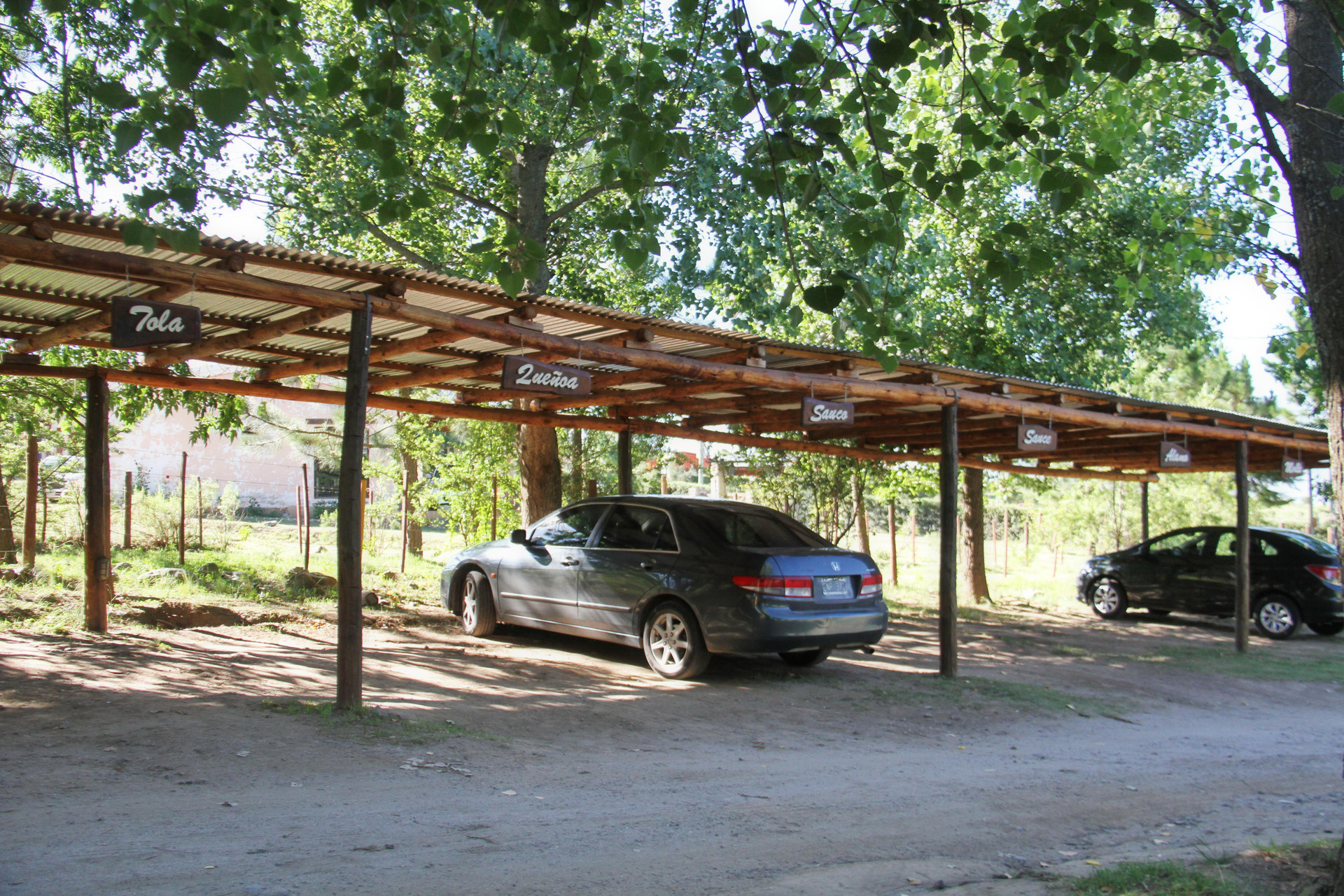 image-housing-carousel
