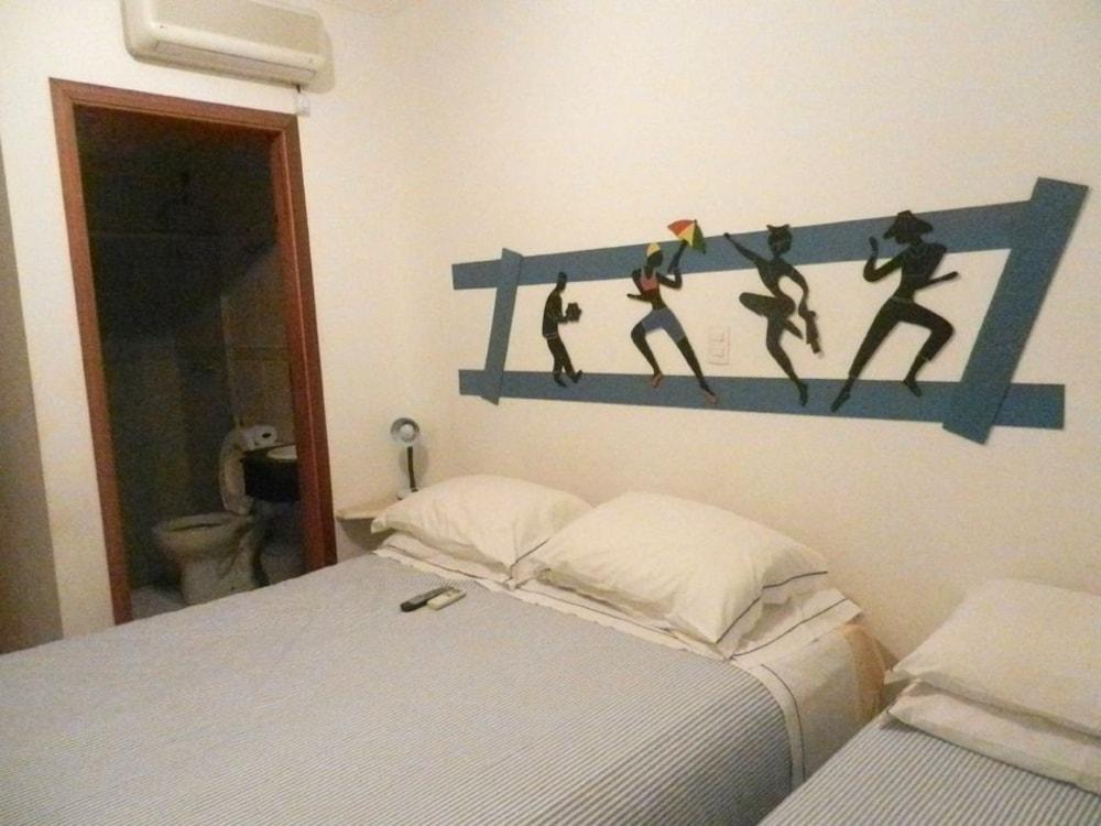 image-housing-carousel