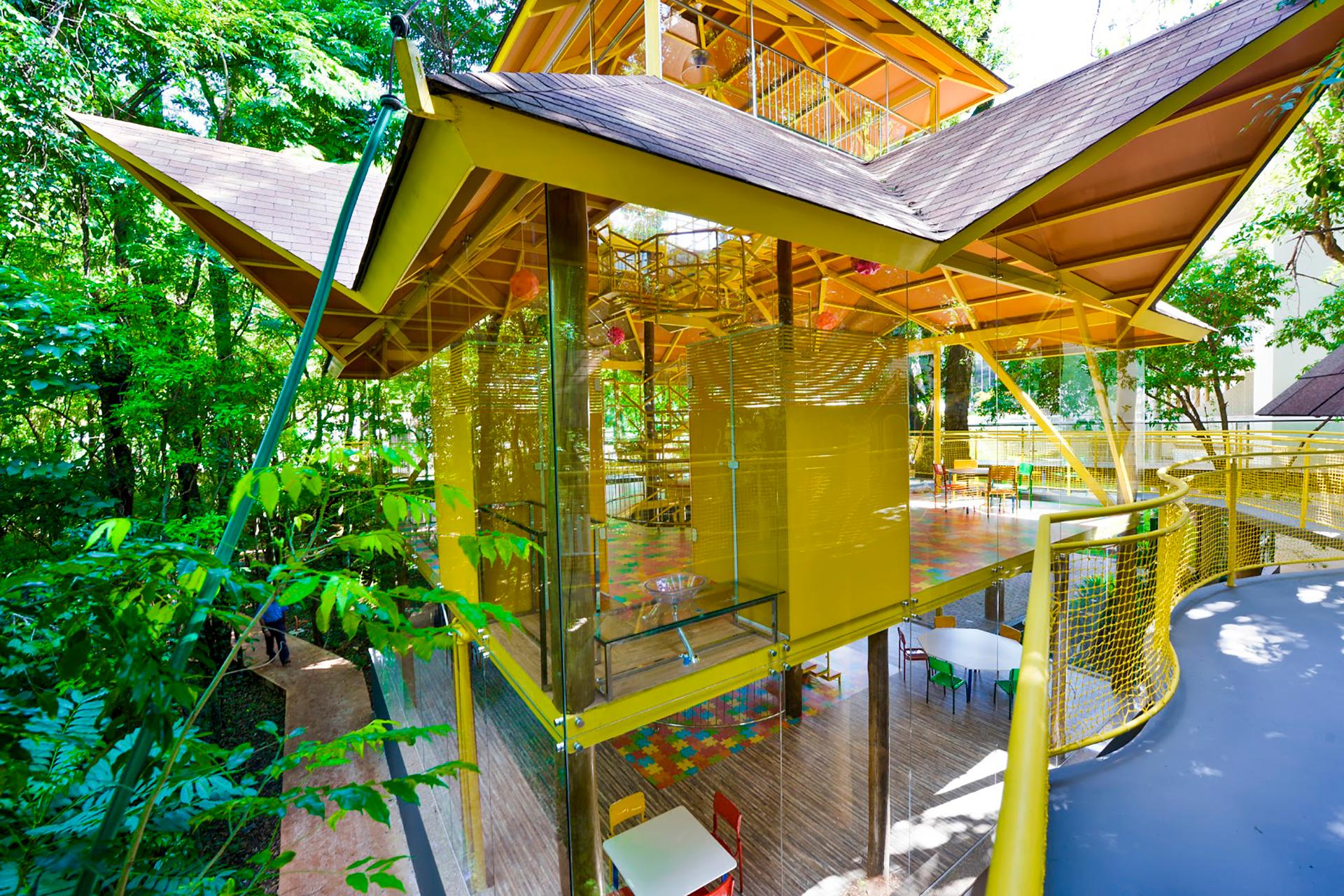 image-housing-carousel