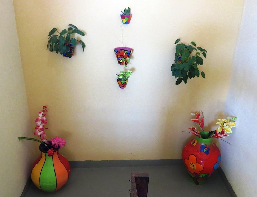 image-housing-carousel