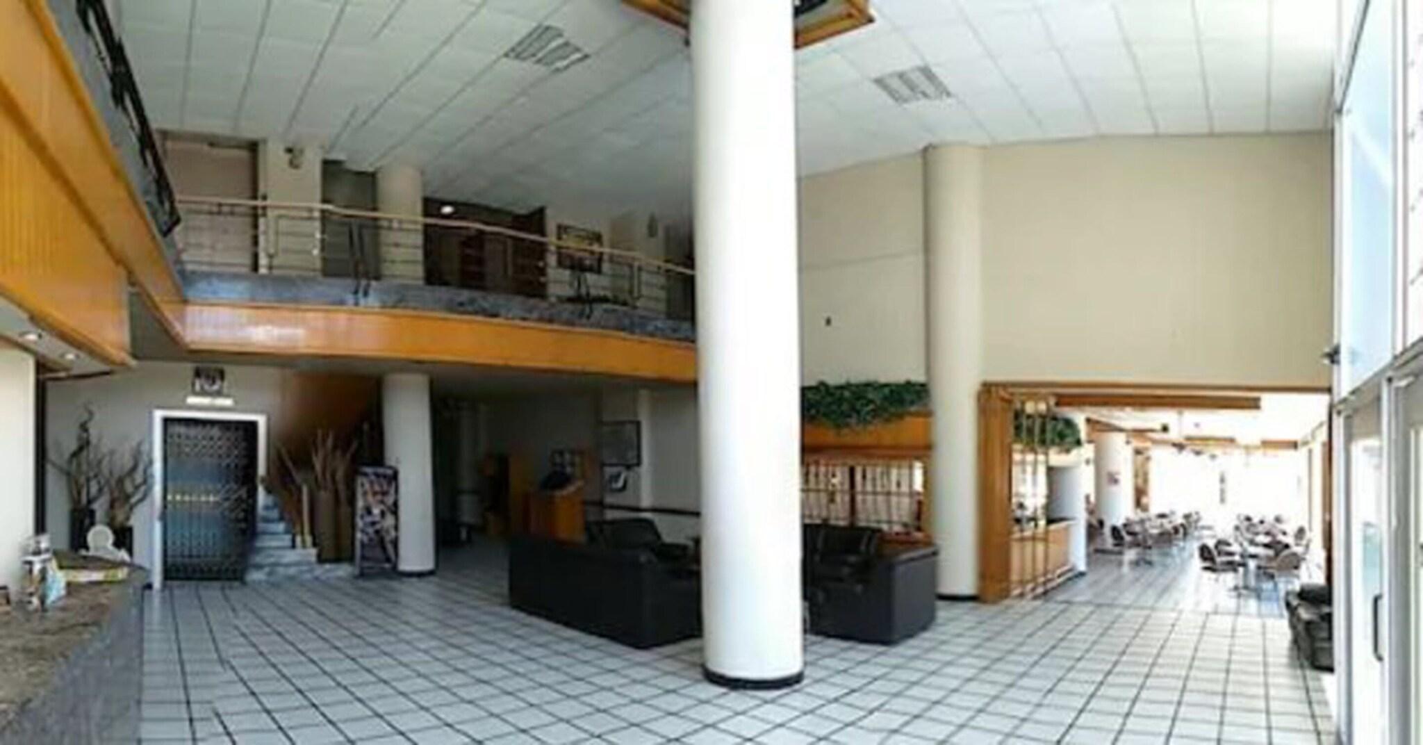 image-housing-carousel