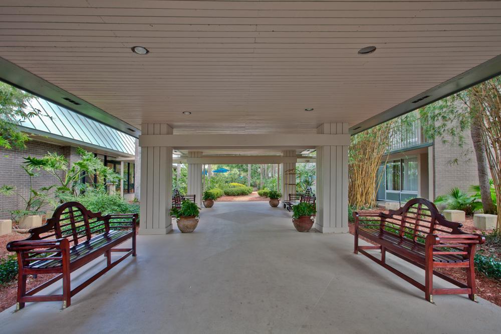 image-housing-carousel