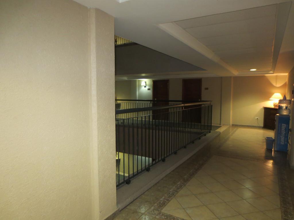 image-housing-carousel