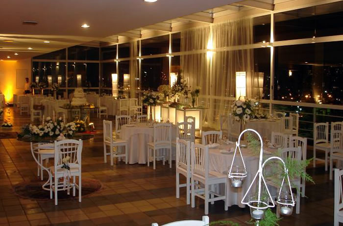 image-housing-carousel