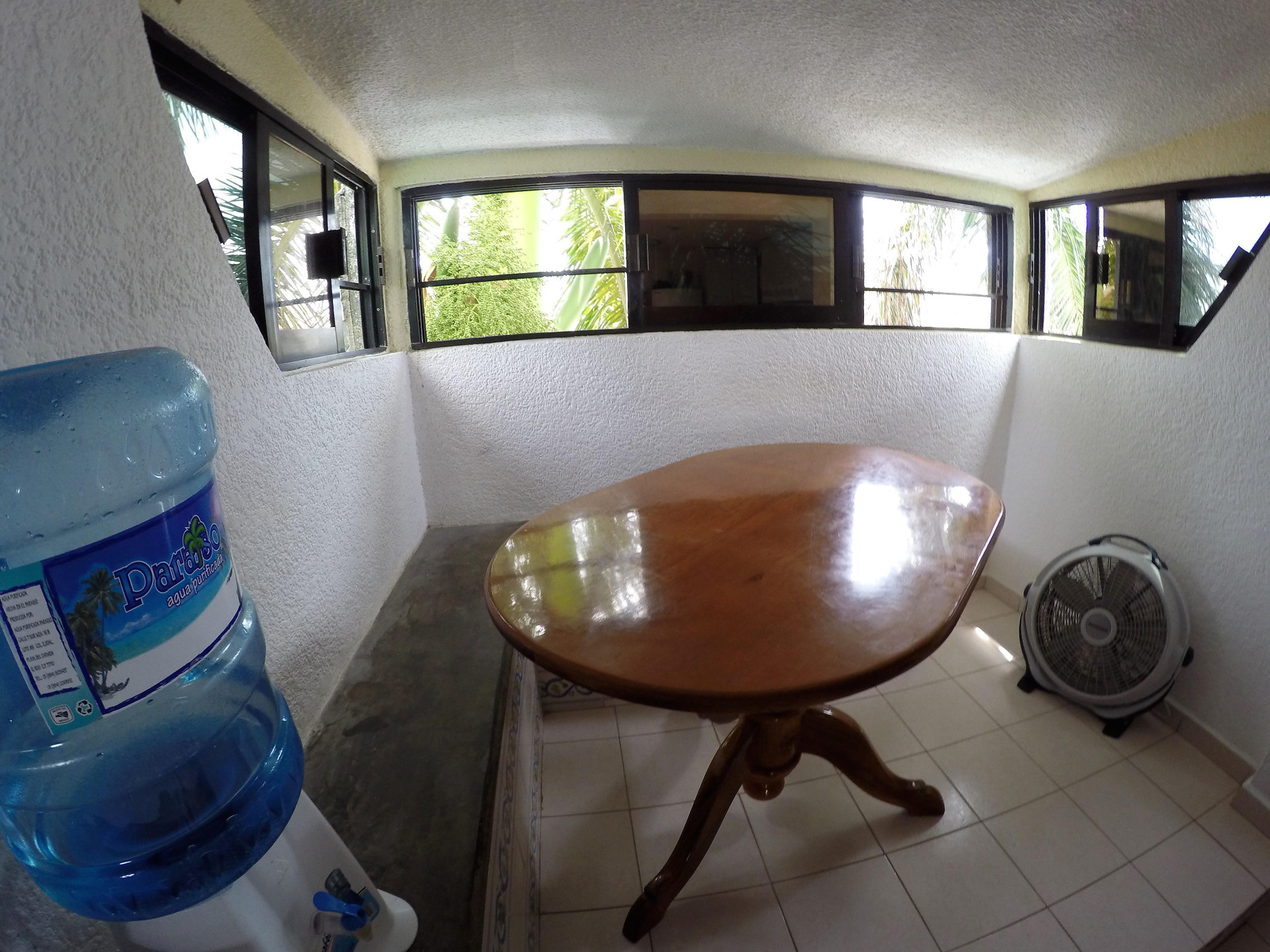 image-housing-carousel