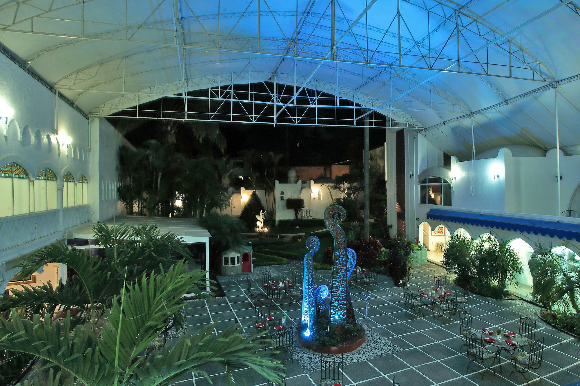 image-housing-carousel