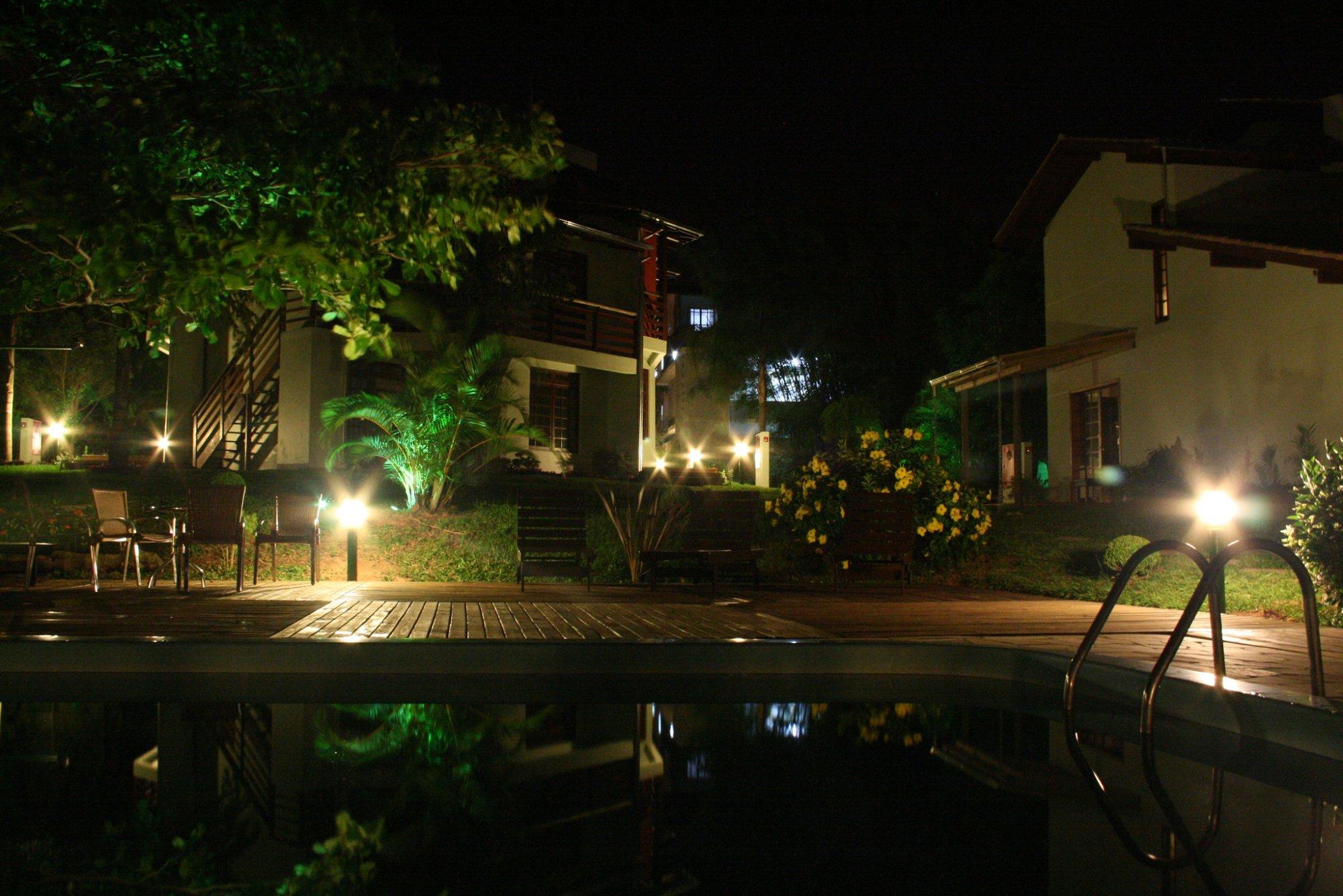 image-housing-carousel