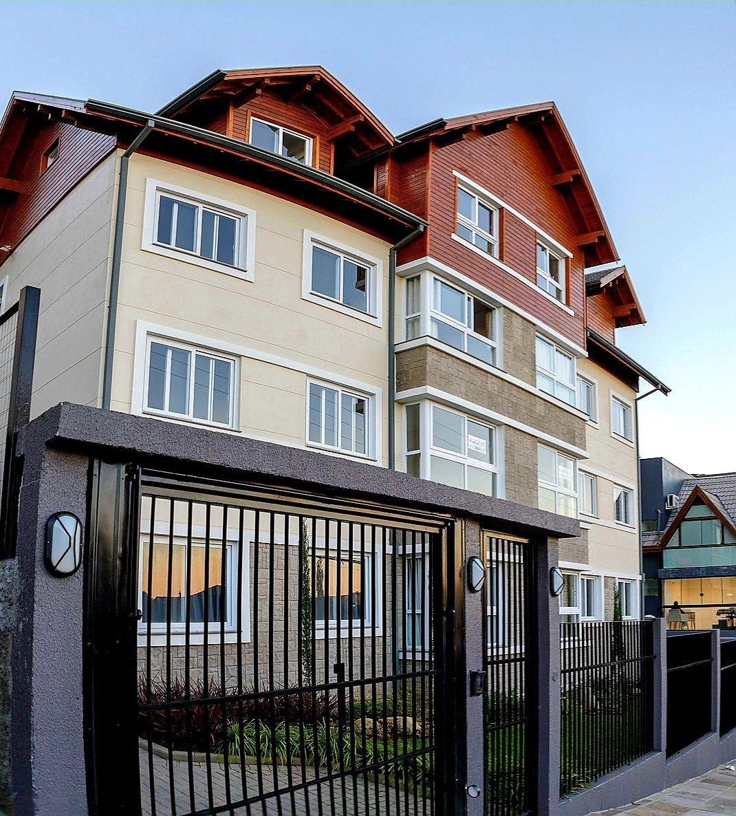 image-housing-carousel