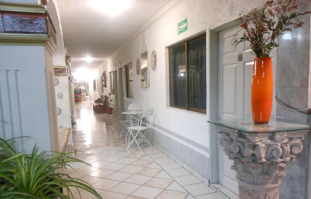 image-housing-carousel