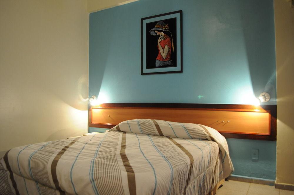 image-housing-carousel