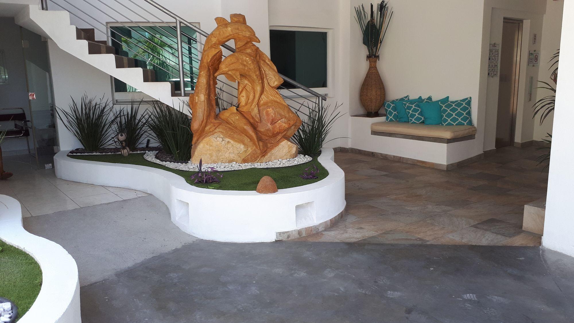 image-housing-carousel