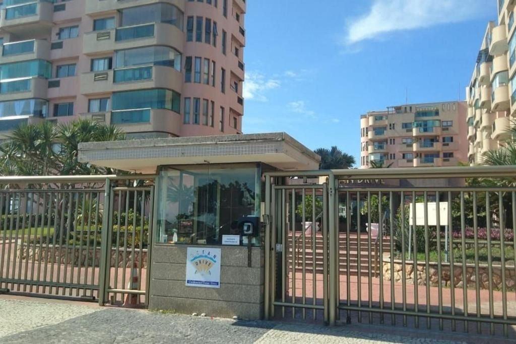image-housing-carousel