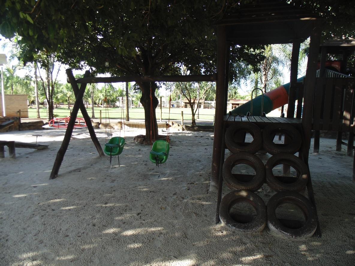 image-housing-carousel