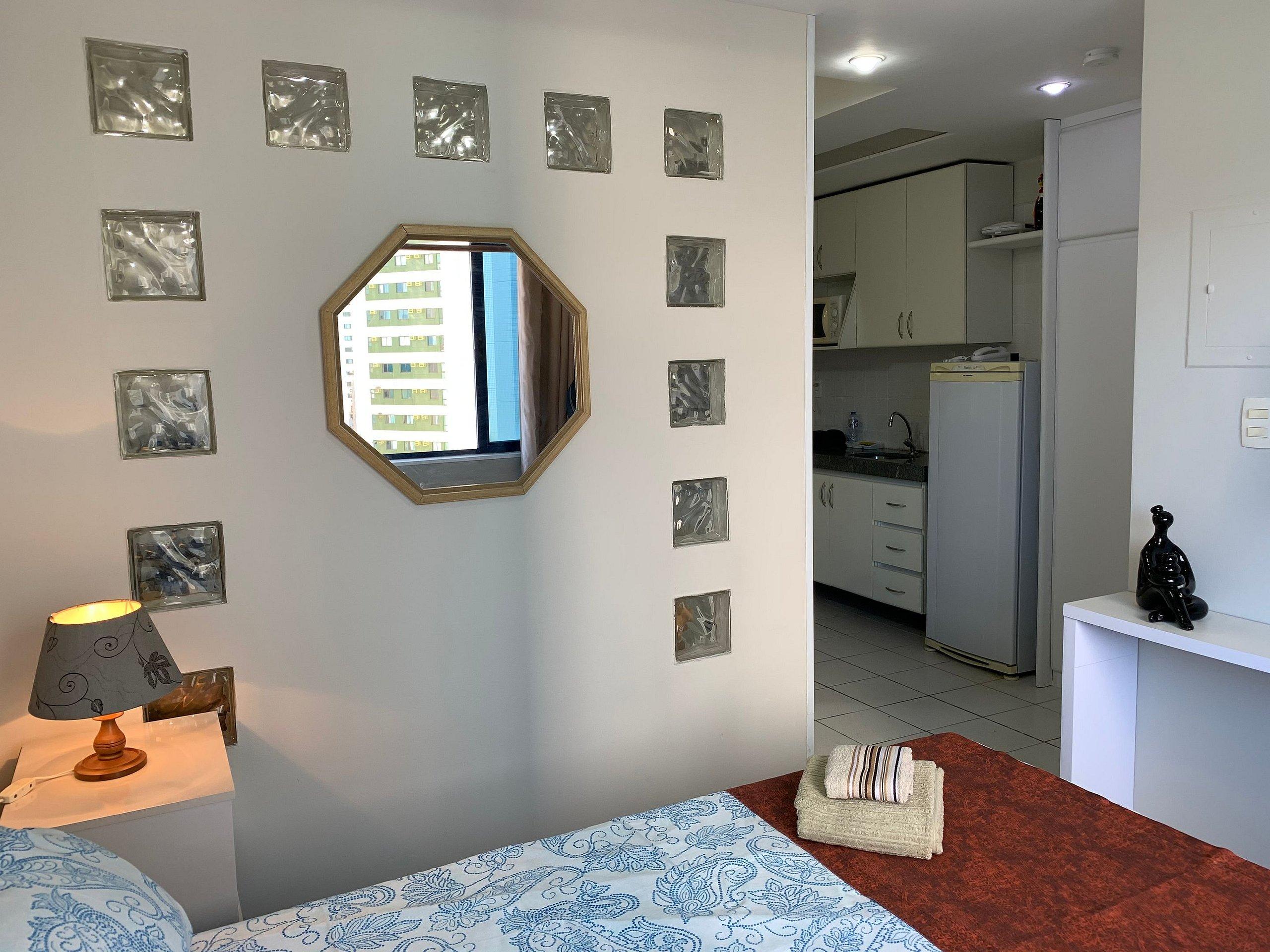 image-housing-carousel