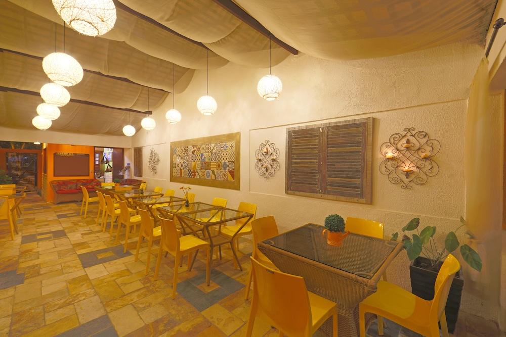 image-housing-carousel
