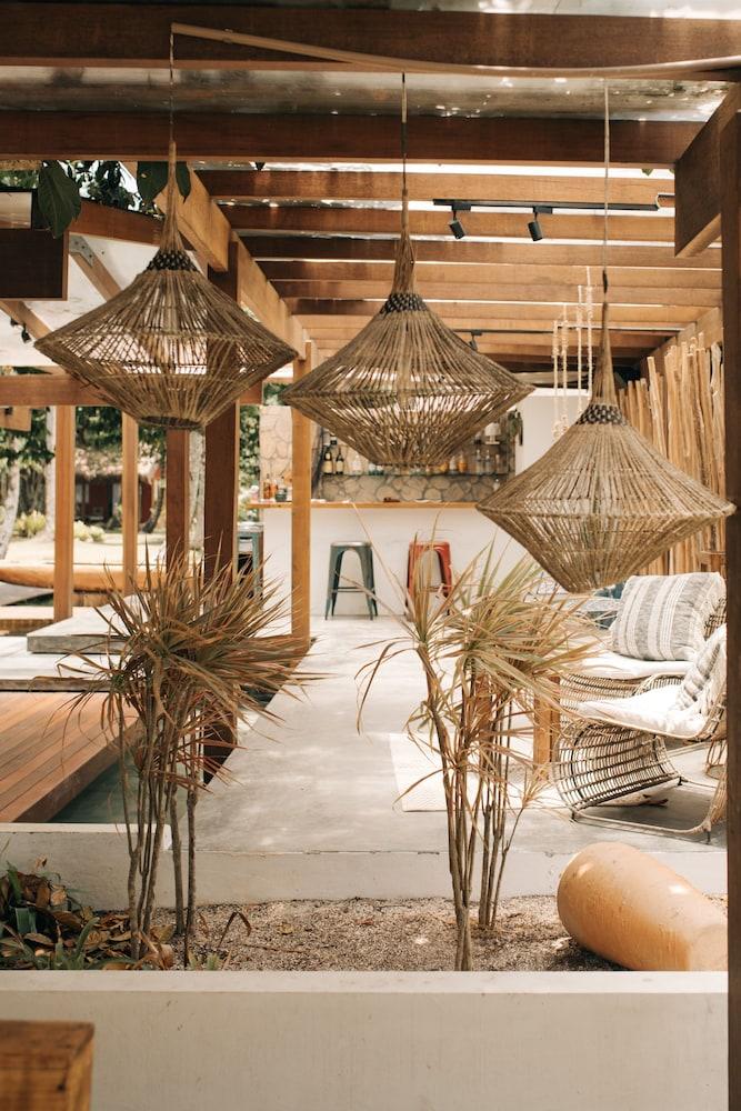 image-housing-carousel
