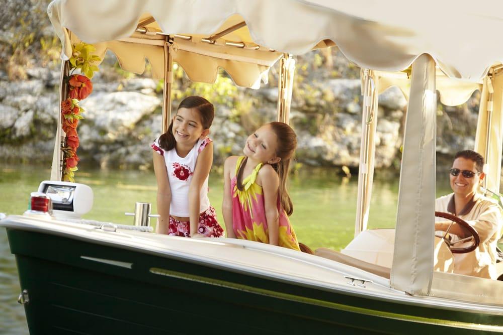 image-housing-carousel