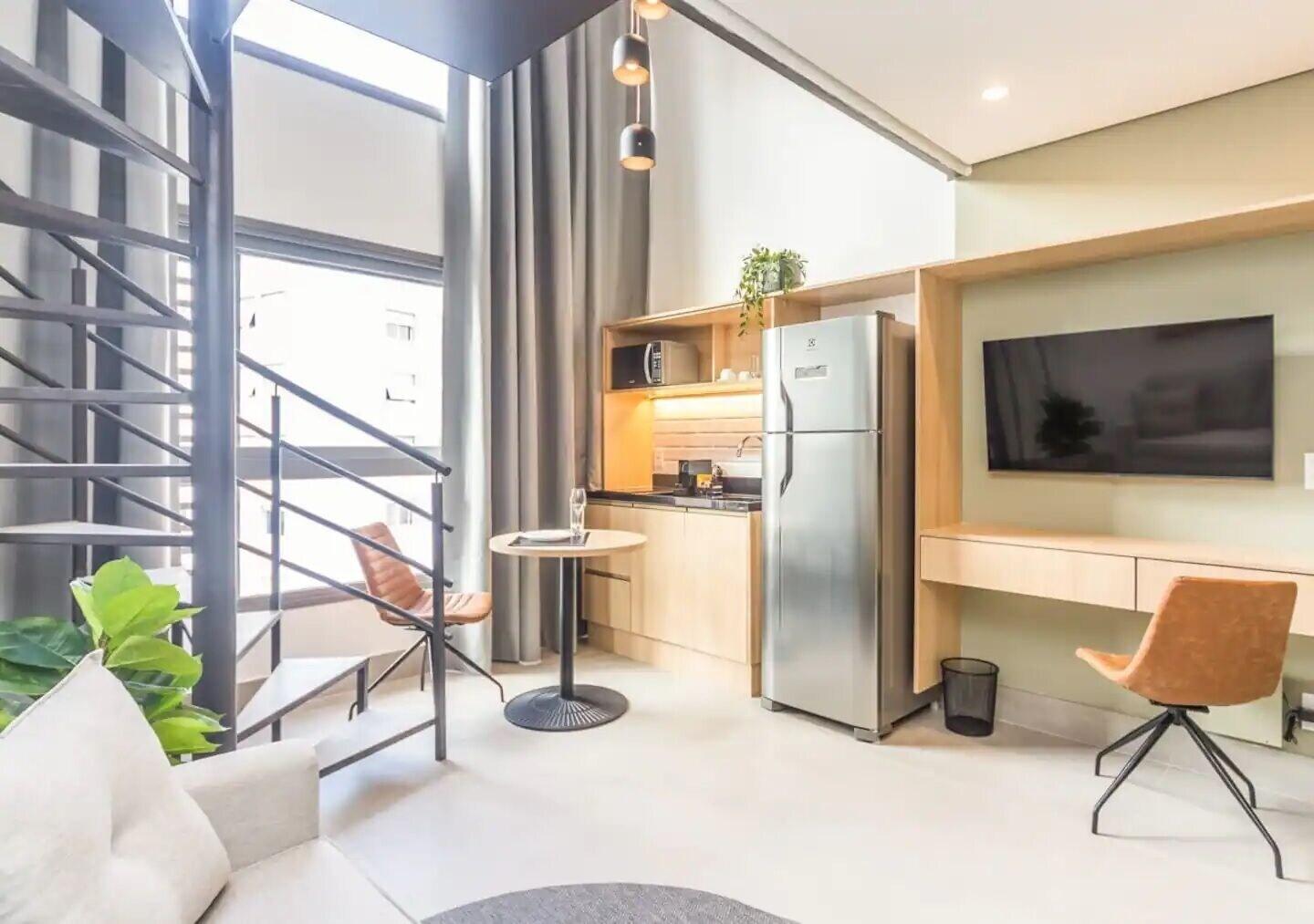 image-housing-carousel