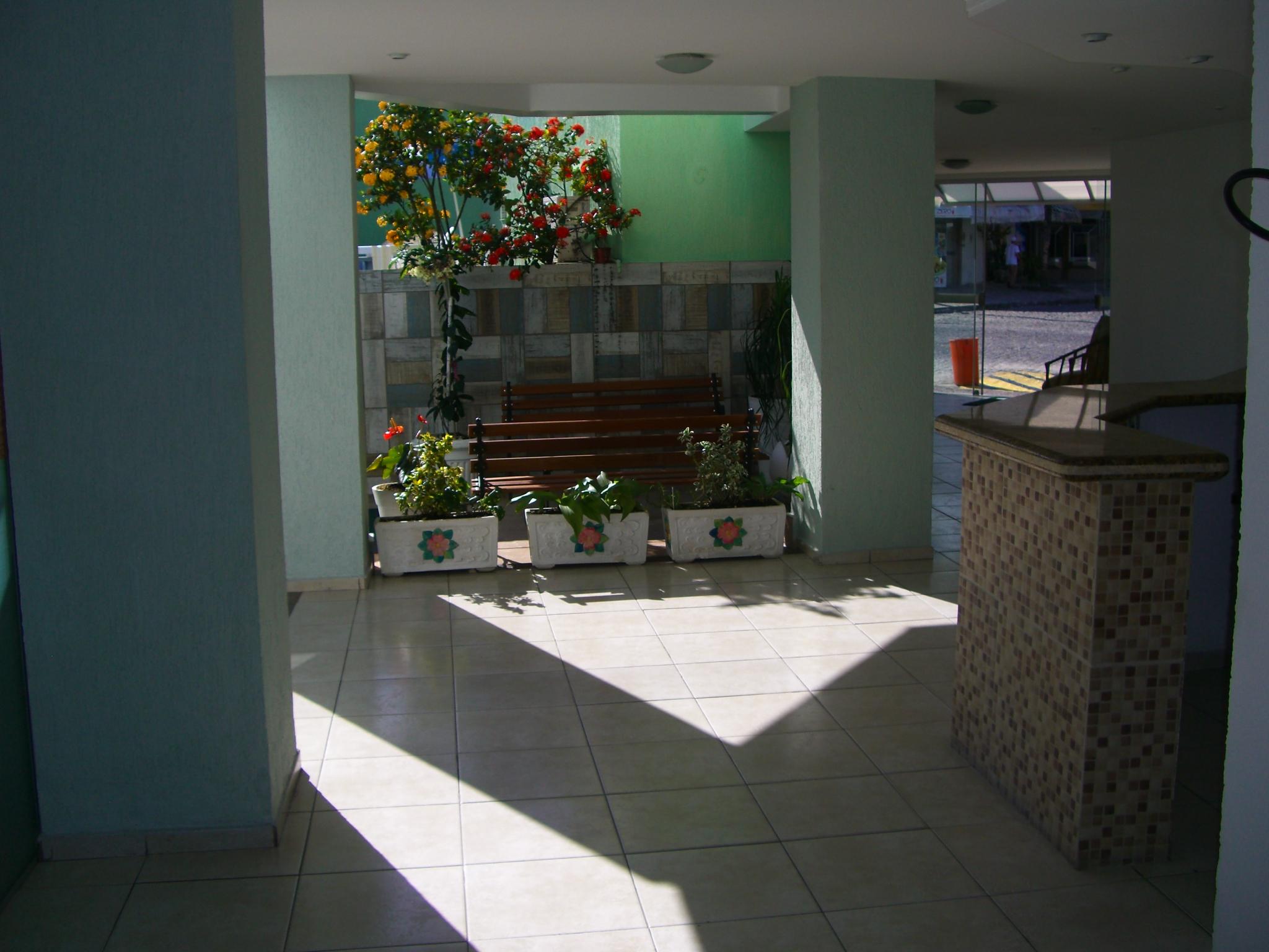 image-housing-carousel