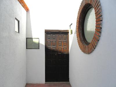 image-housing-carousel