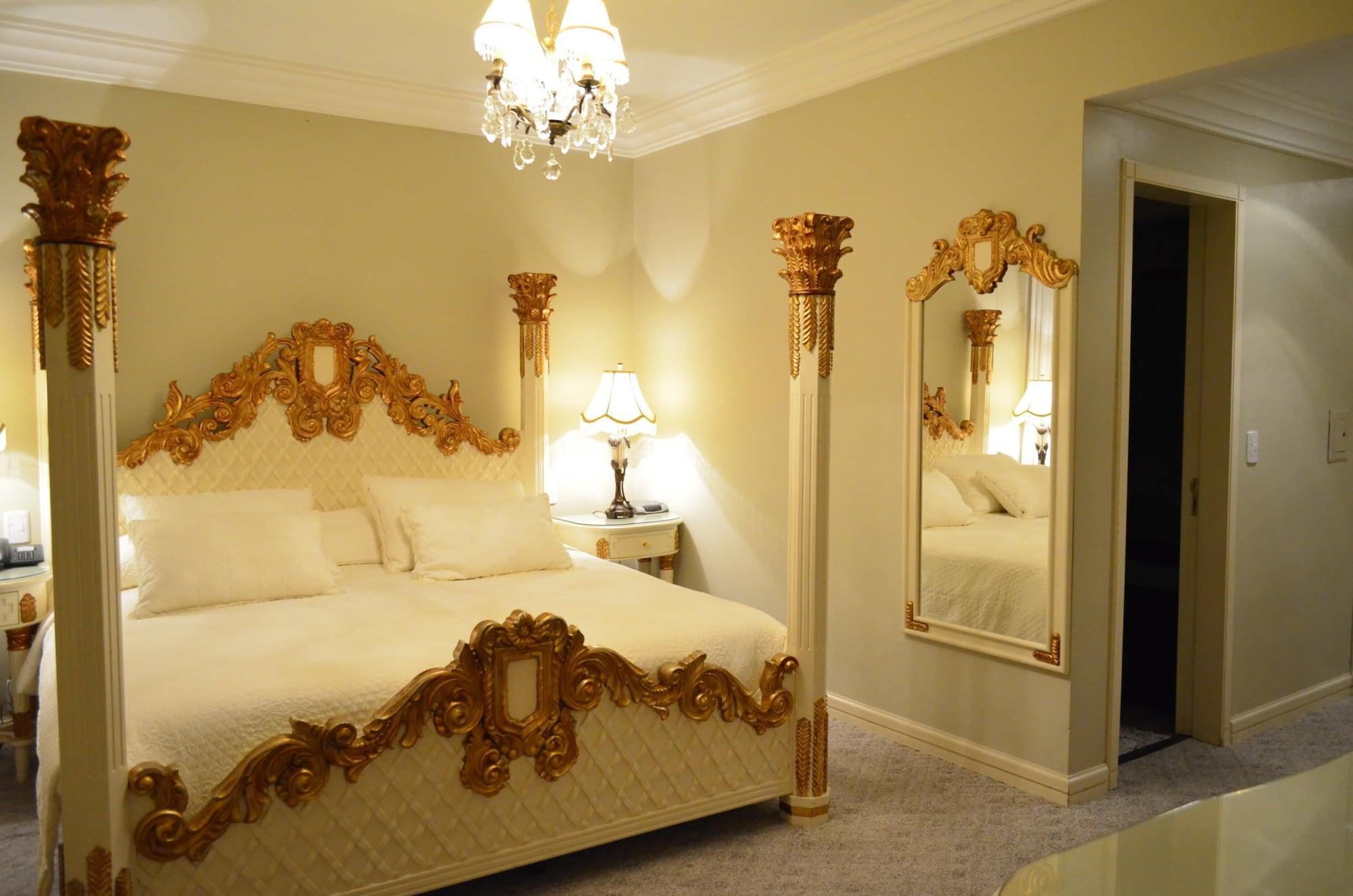 image-housing-carousel