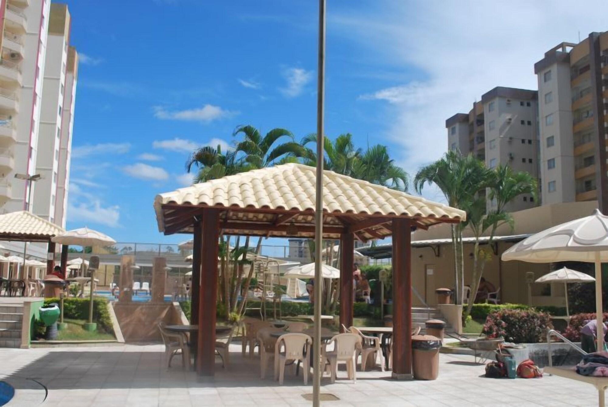 image-housing-carousel