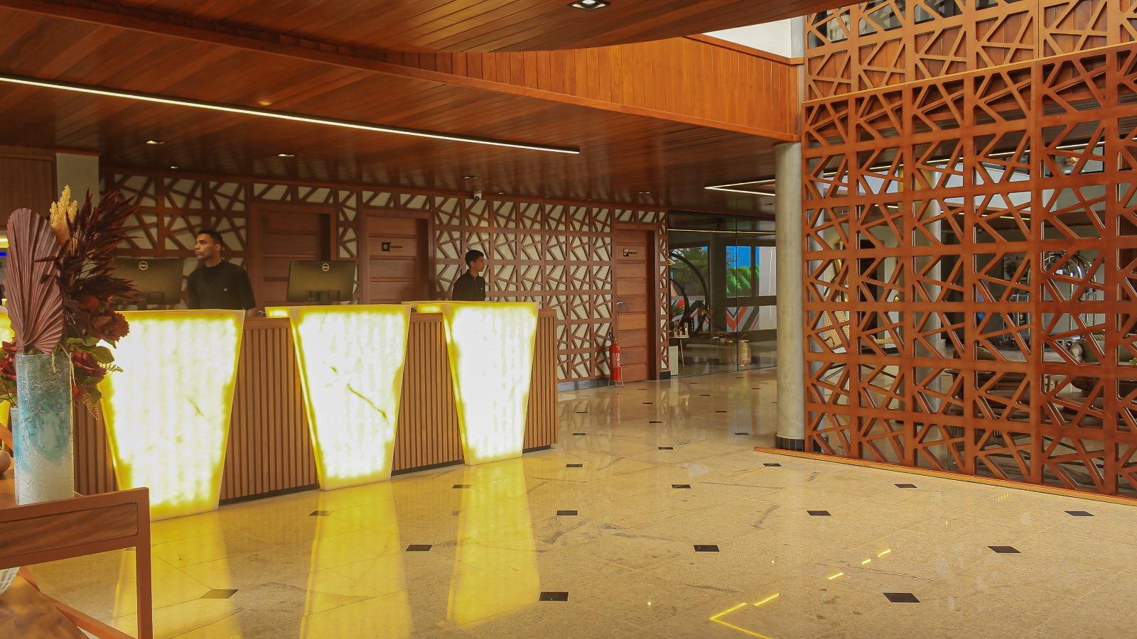 image-housing-carousel