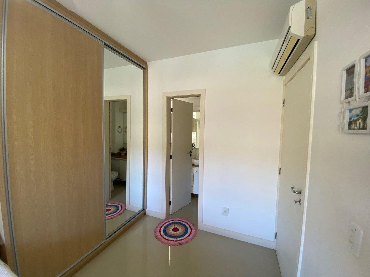 image-housing-carousel