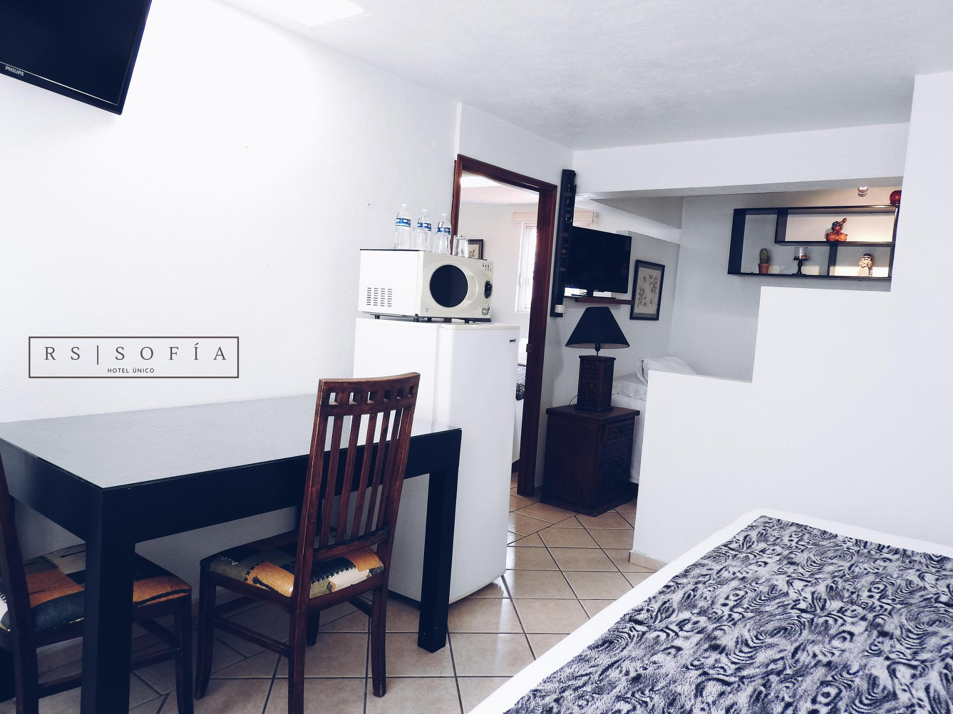 image-housing-carousel